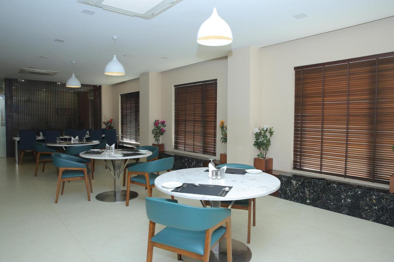 The Royal Grand Otel Karūr Dış mekan fotoğraf