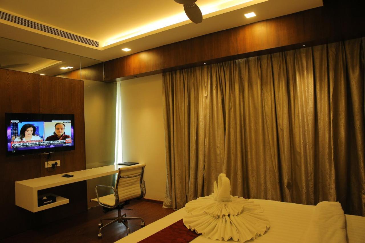 The Royal Grand Otel Karūr Dış mekan fotoğraf