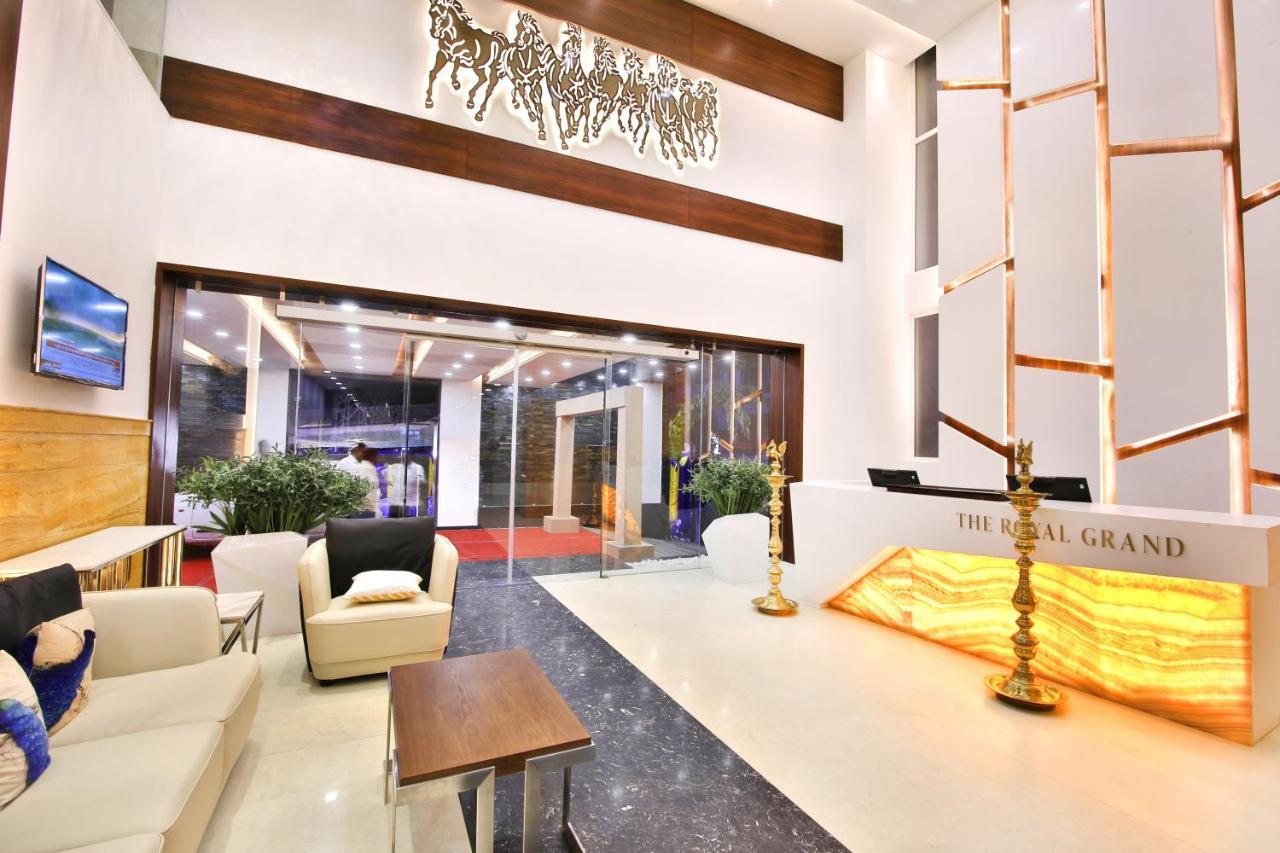 The Royal Grand Otel Karūr Dış mekan fotoğraf