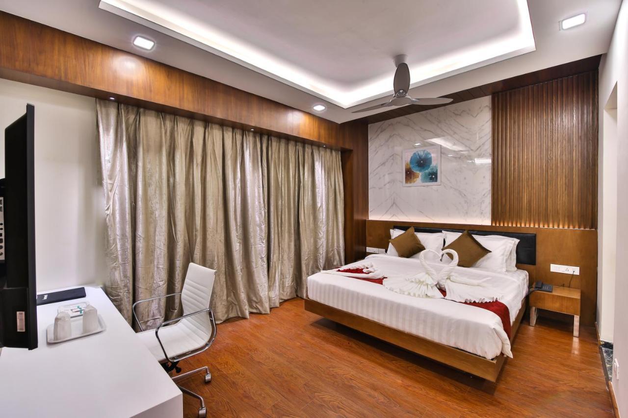 The Royal Grand Otel Karūr Dış mekan fotoğraf